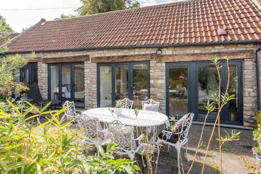 Beautiful One-bed Countryside Retreat In Apartment Bath