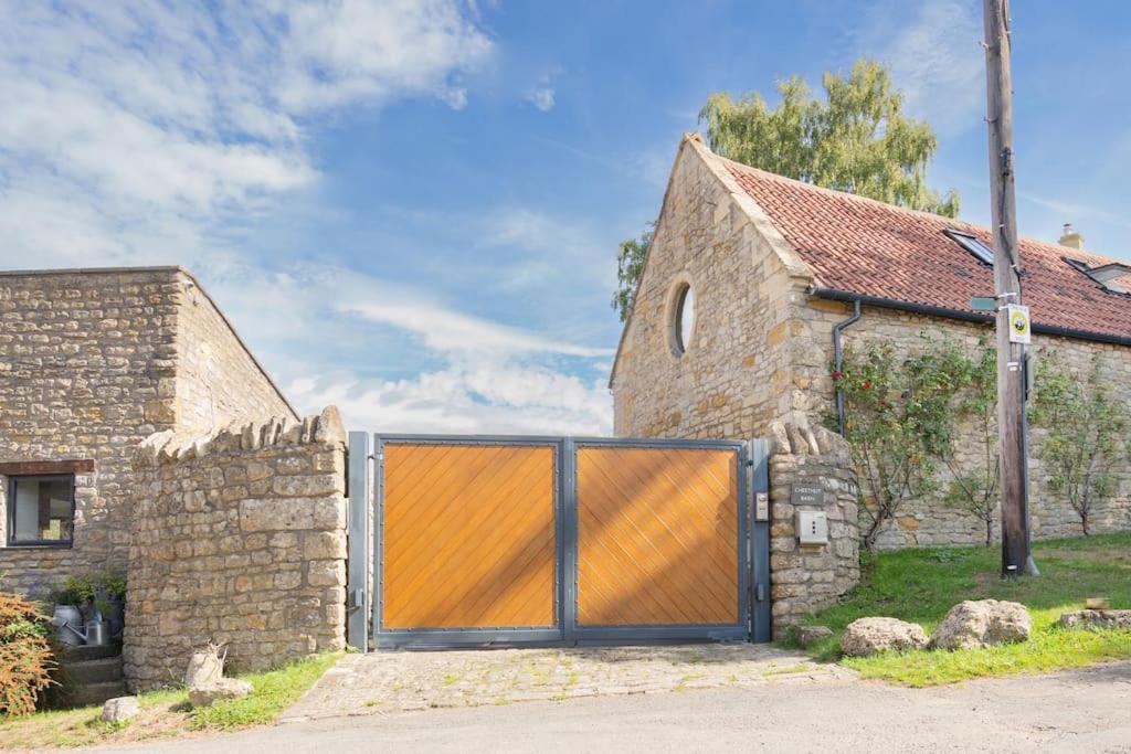 Beautiful One-bed Countryside Retreat In *
