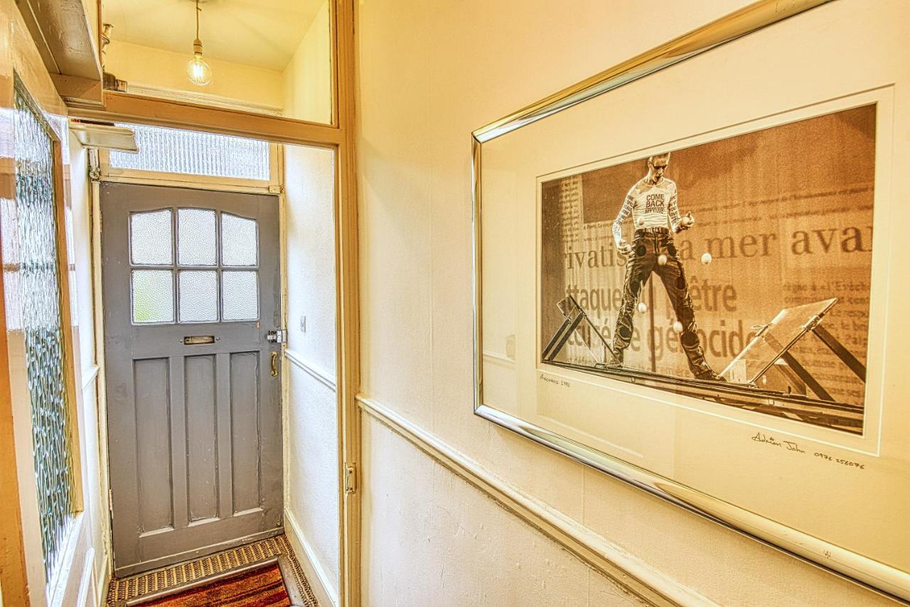 4 Bedroom House In With Garden & Free Private Parking Bath