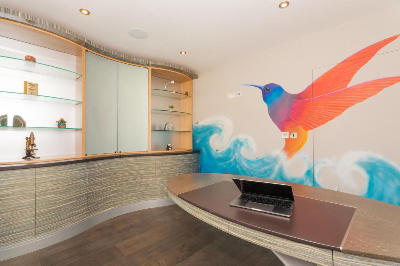 Henge House, Penthouse Bath