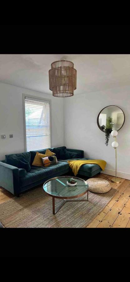 Stylish Property, Off Street Parking,pet Friendly Holiday home Bath