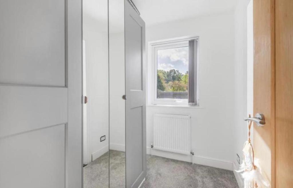 Modern 3 Bed - Sleeps 6 With Hot Tub Bath