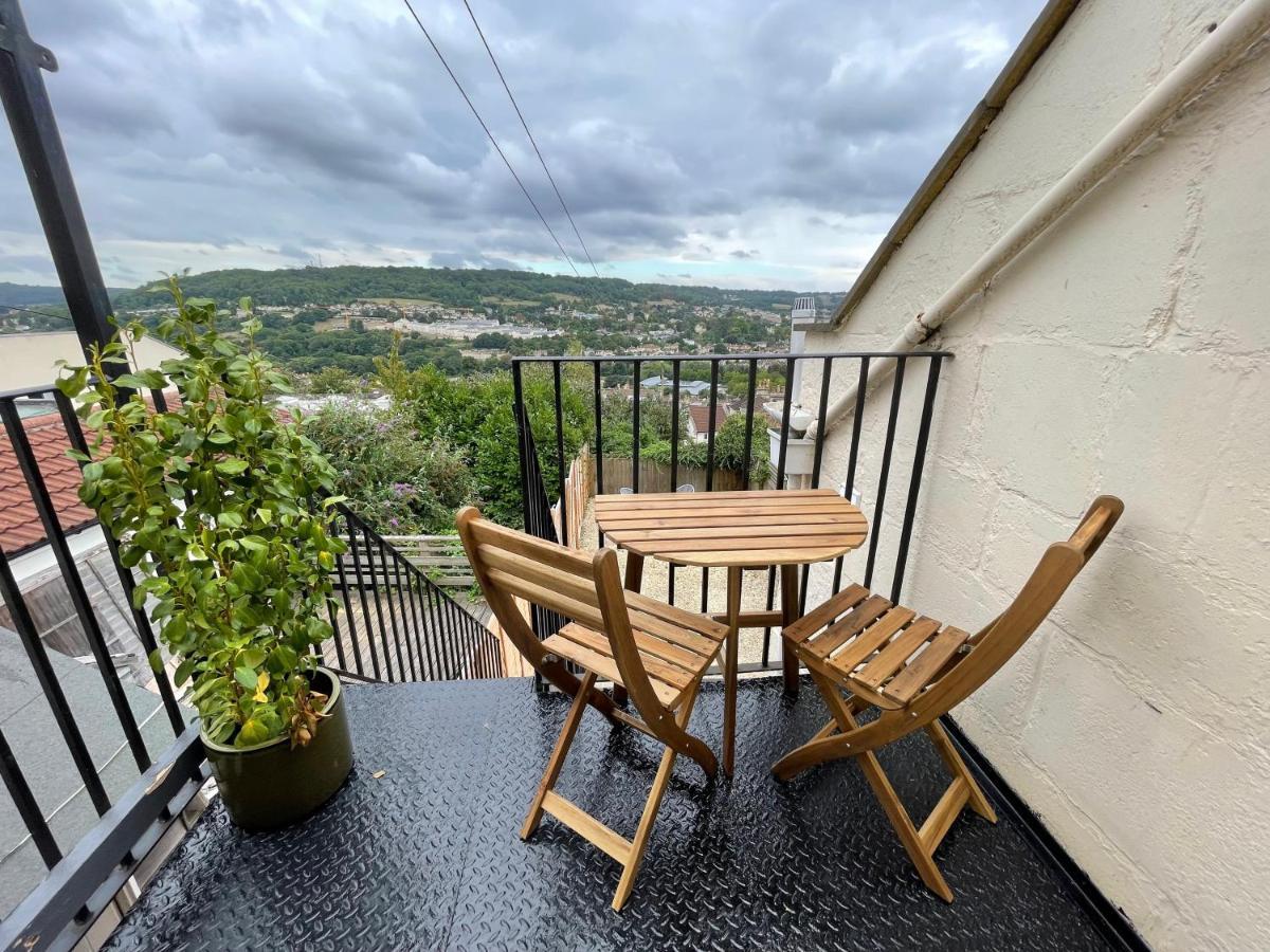 Beautiful Garden Flat With Stunning Views - Mycityhaven Apartment *