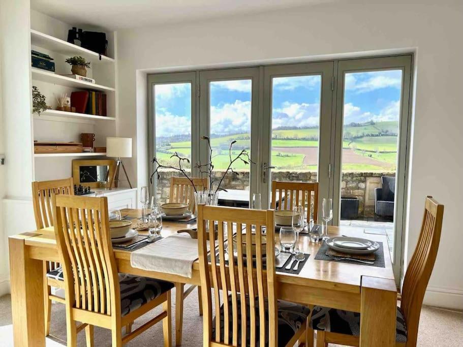 The Gables - Spacious House, Picturesque Views & Free Parking Bath