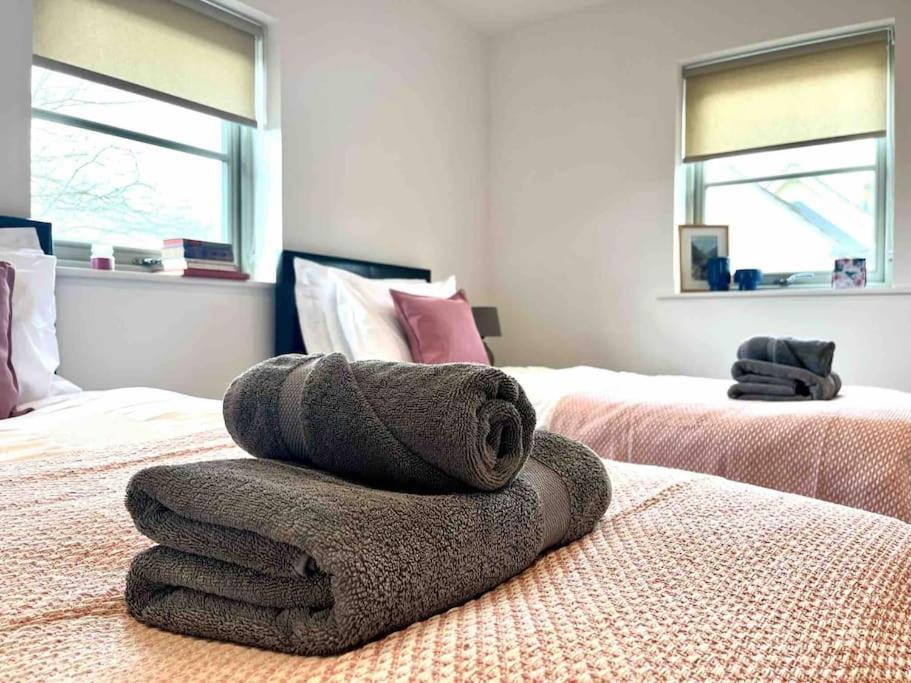 Holiday home The Gables - Spacious House, Picturesque Views & Free Parking