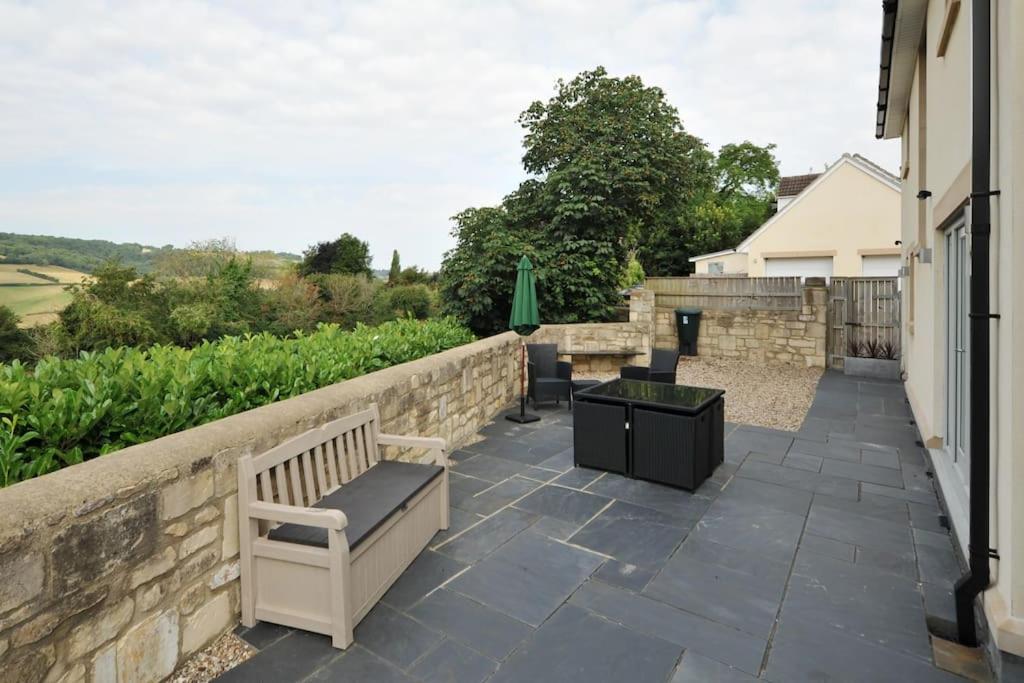 The Gables - Spacious House, Picturesque Views & Free Parking Holiday home *