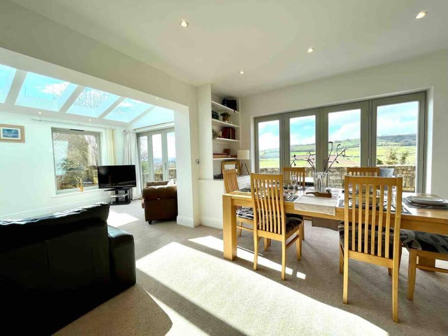 The Gables - Spacious House, Picturesque Views & Free Parking Holiday home Bath