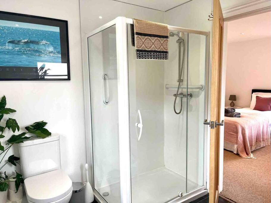 Holiday home The Gables - Spacious House, Picturesque Views & Free Parking Bath
