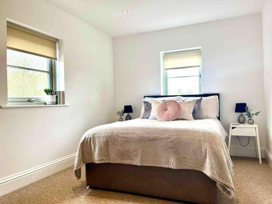 The Gables - Spacious House, Picturesque Views & Free Parking * Bath