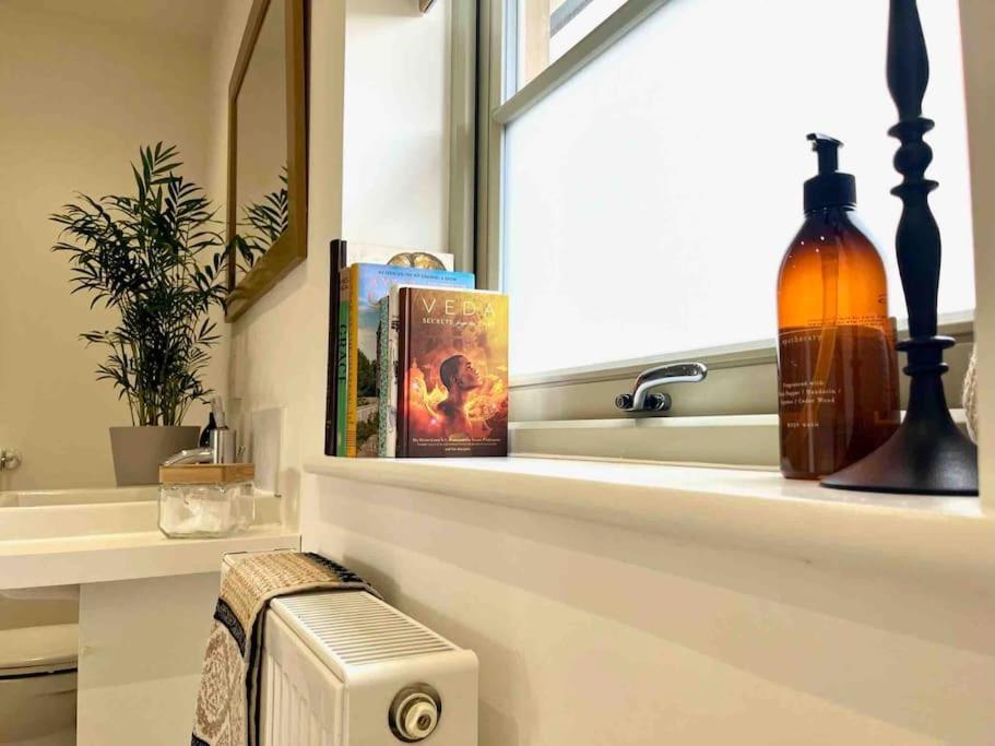 The Gables - Spacious House, Picturesque Views & Free Parking Holiday home