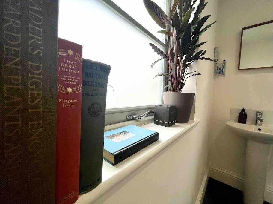 The Gables - Spacious House, Picturesque Views & Free Parking Holiday home *