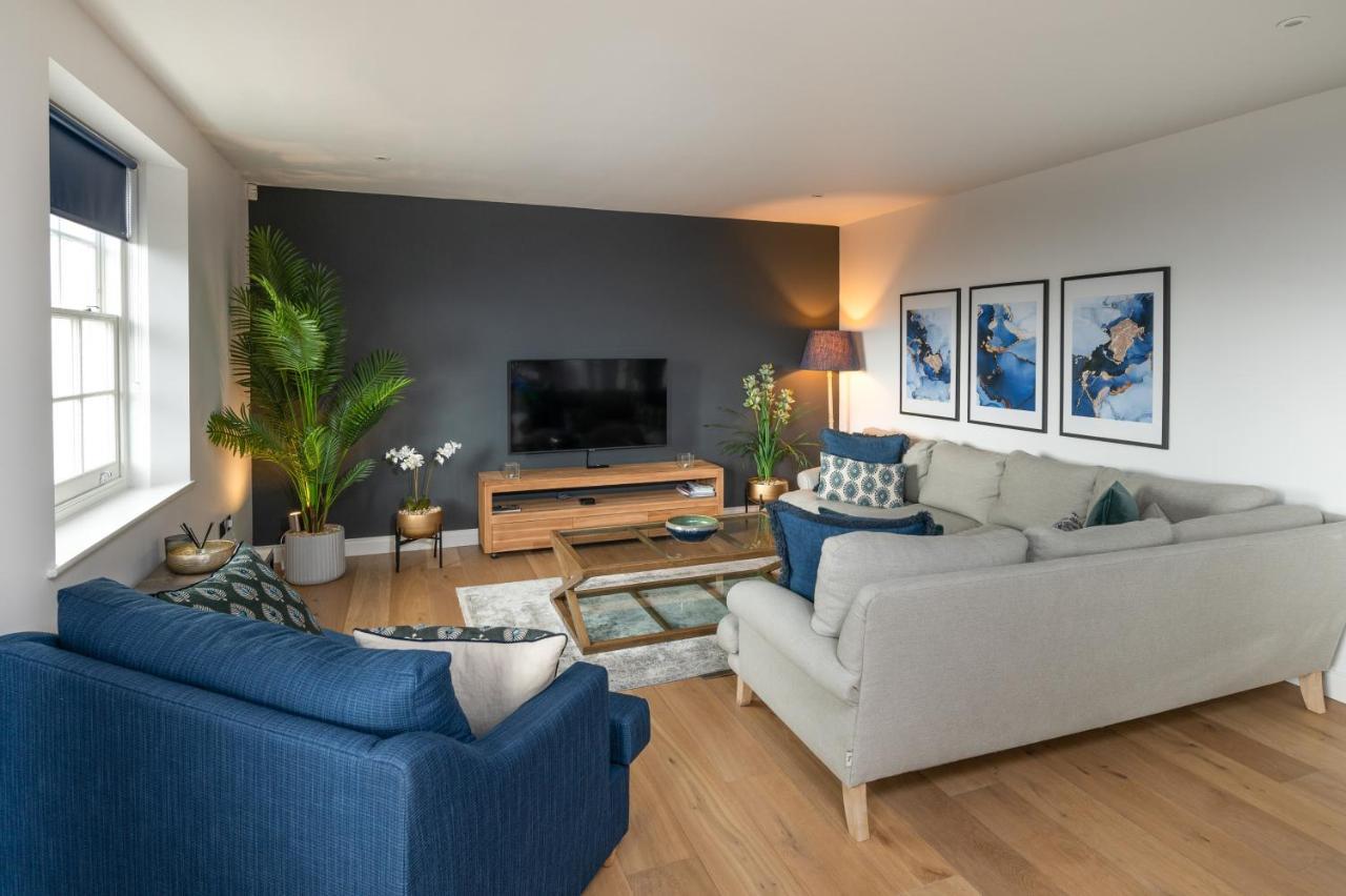 Penthouse With Amazing Views And Lift Access Bath
