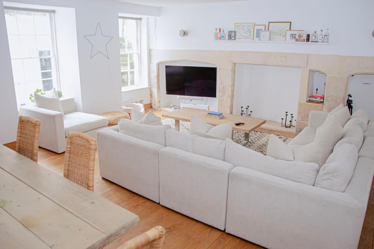 Incredible 3 Bed Basement Flat With Garden *