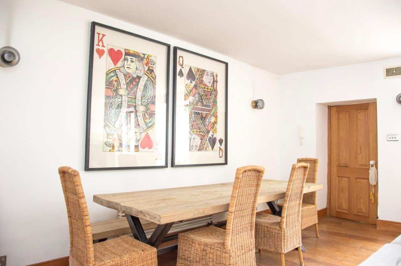 Apartment Incredible 3 Bed Basement Flat With Garden