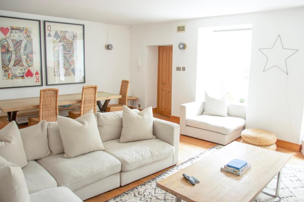 Incredible 3 Bed Basement Flat With Garden Apartment