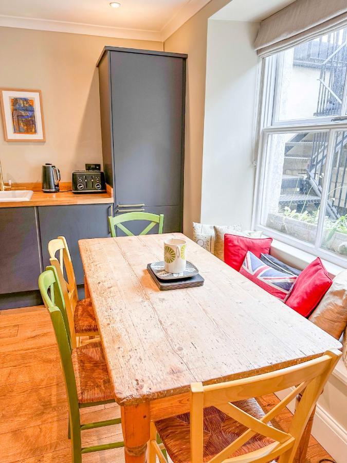 Unique 2 Bed In The Heart Of With Parking *