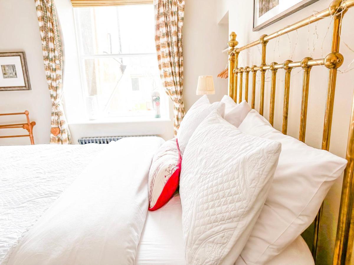 Unique 2 Bed In The Heart Of With Parking