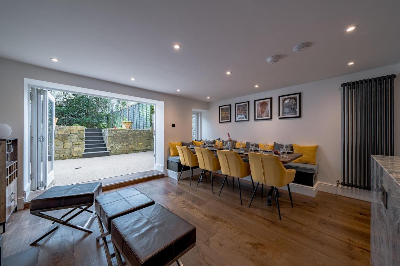 Luxurious Grand 6 Bedroom In - Perfect For Groups & Sleeps 12! Holiday home *