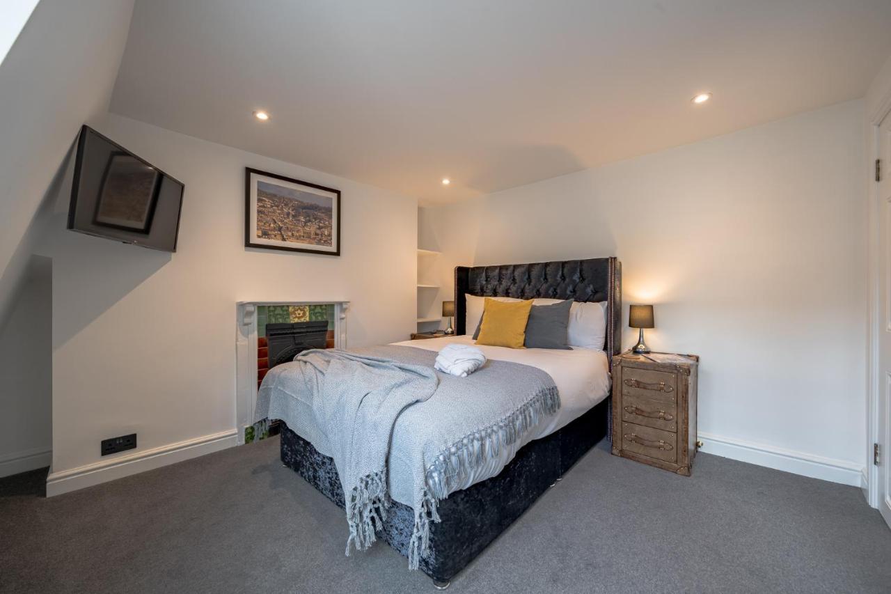 Holiday home Luxurious Grand 6 Bedroom In - Perfect For Groups & Sleeps 12! Bath