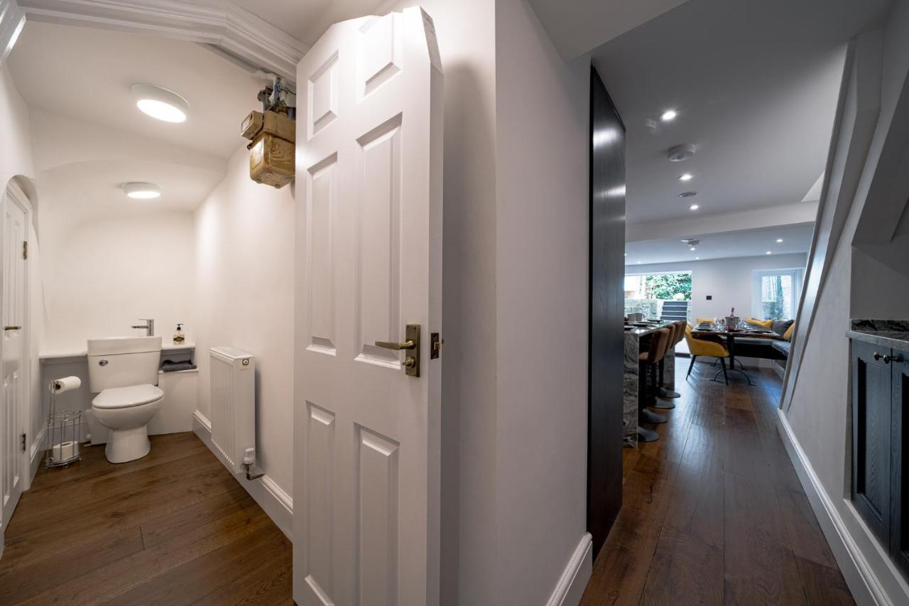 Luxurious Grand 6 Bedroom In - Perfect For Groups & Sleeps 12!