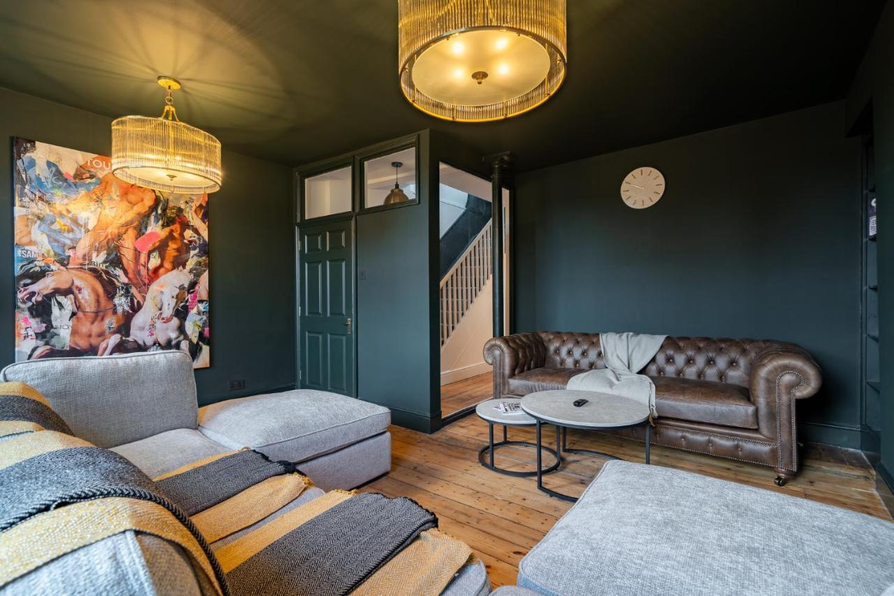 Holiday home Luxurious Grand 6 Bedroom In - Perfect For Groups & Sleeps 12! Bath