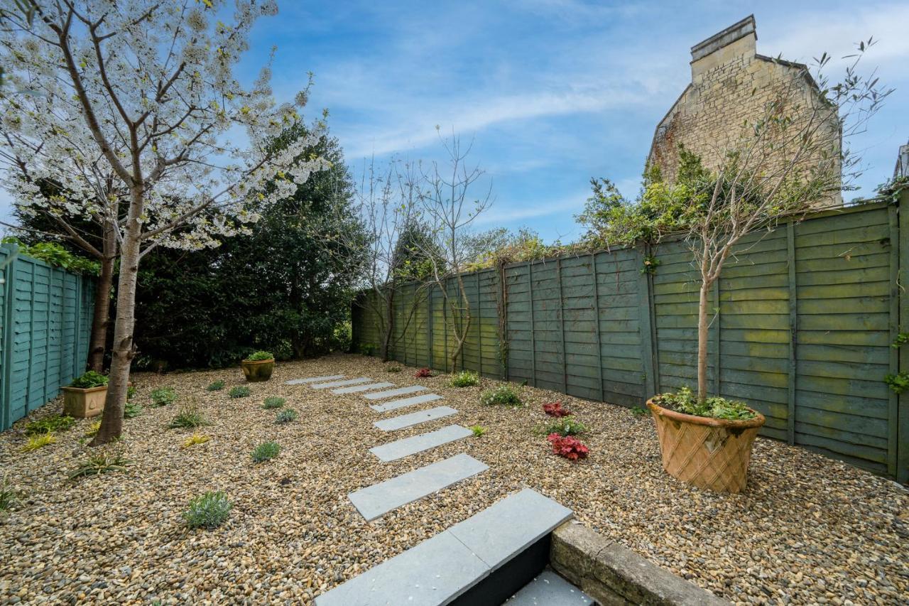 Holiday home Luxurious Grand 6 Bedroom In - Perfect For Groups & Sleeps 12! *