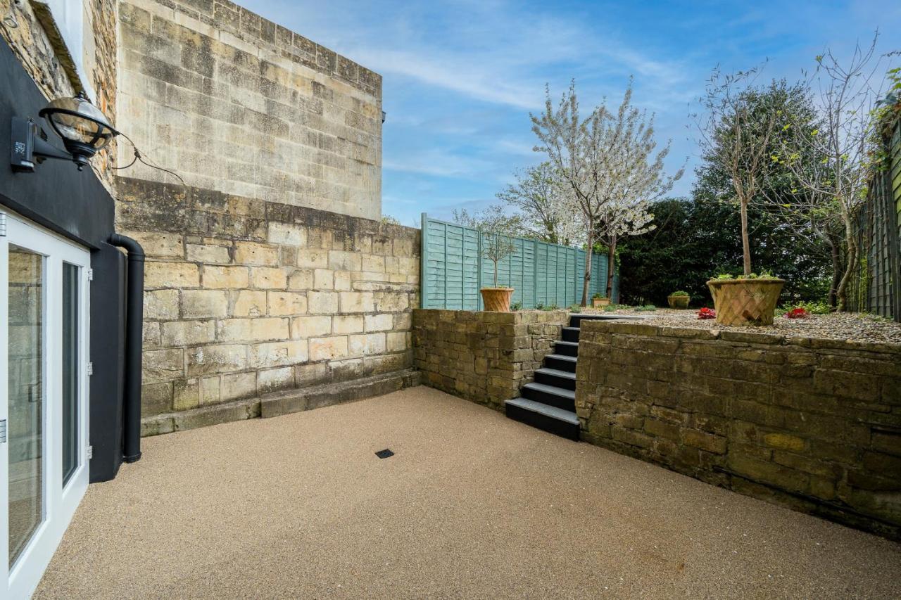 Luxurious Grand 6 Bedroom In - Perfect For Groups & Sleeps 12! Holiday home *