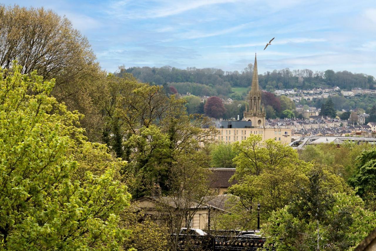 Holiday home Luxurious Grand 6 Bedroom In - Perfect For Groups & Sleeps 12! Bath