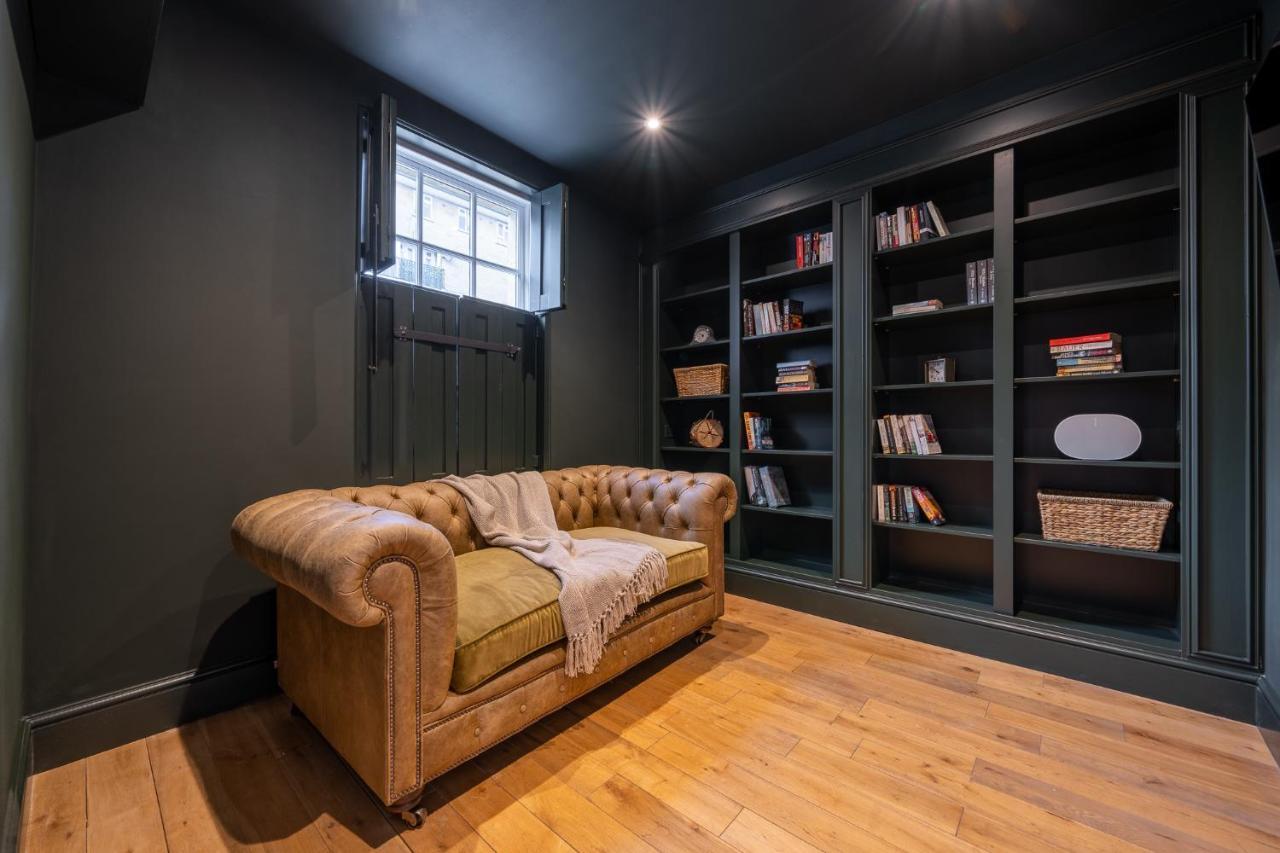 Luxurious Grand 6 Bedroom In - Perfect For Groups & Sleeps 12! Bath