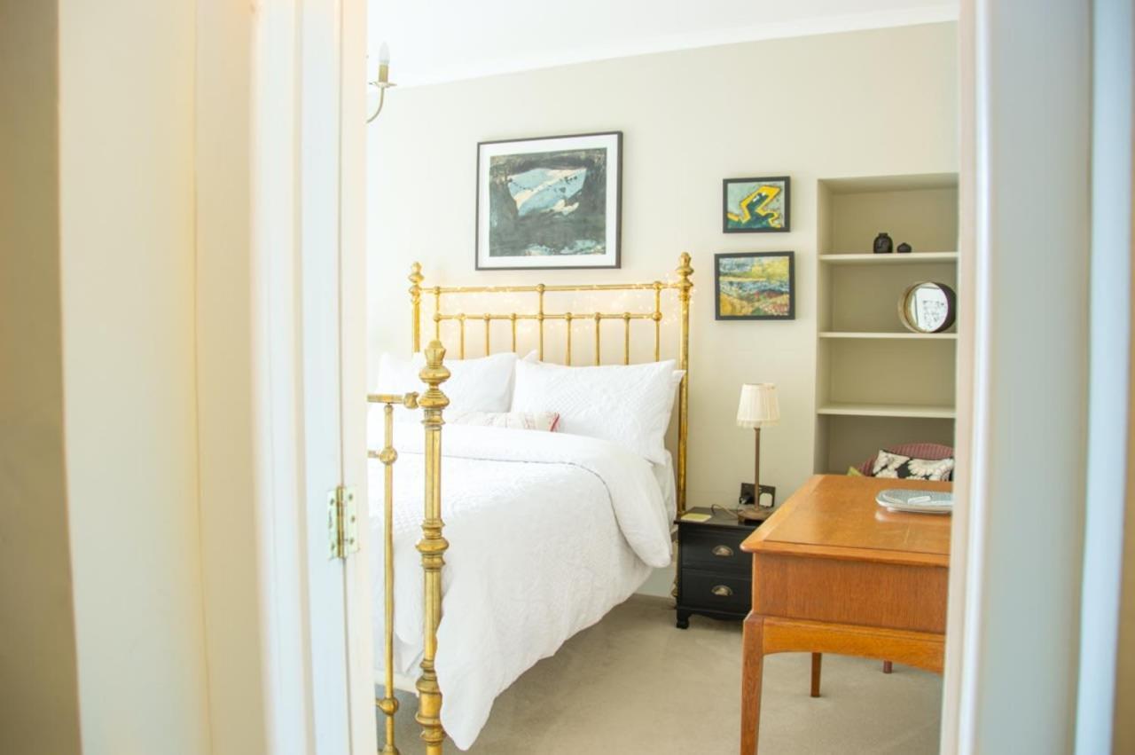 Unique 2 Bed In The Heart Of With Parking Apartment Bath