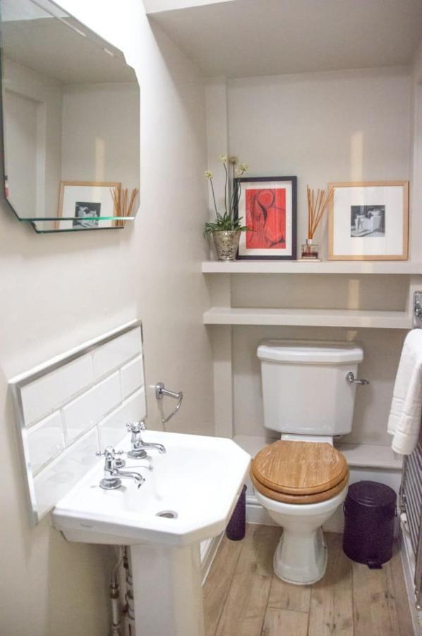Unique 2 Bed In The Heart Of With Parking Apartment Bath