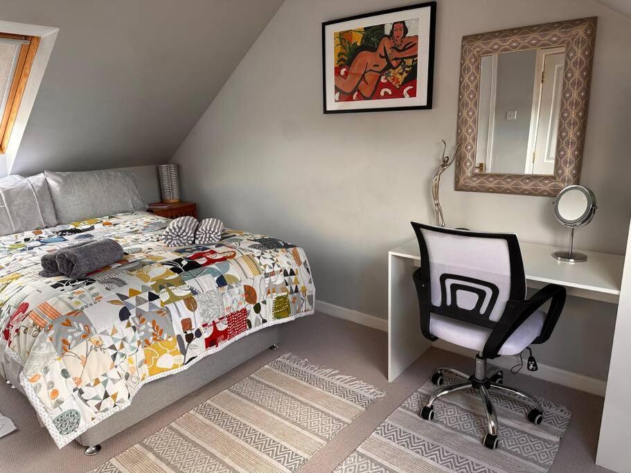 Cosy 19th Century Two Bedroomed With Continental Breakfast