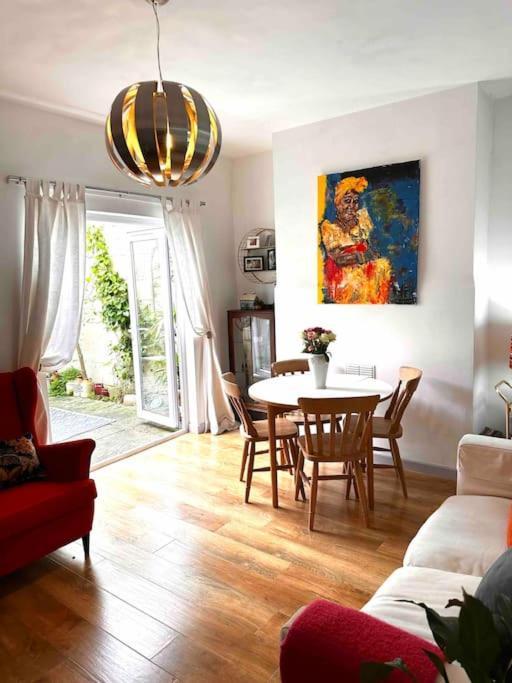 Holiday home Cosy 19th Century Two Bedroomed With Continental Breakfast Bath