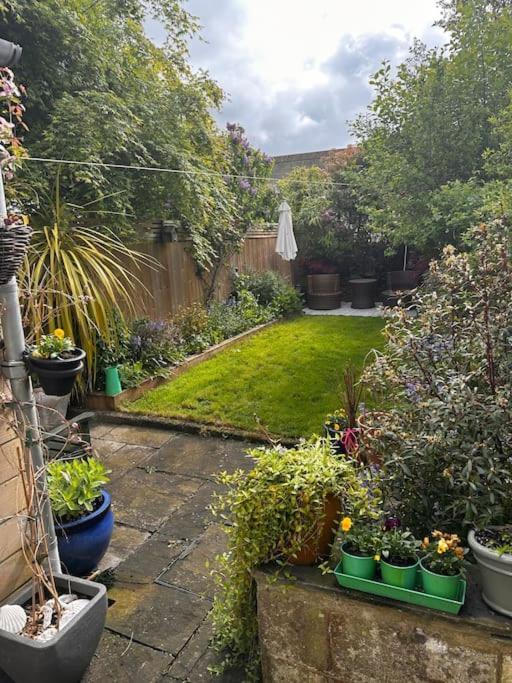 Cosy 19th Century Two Bedroomed With Continental Breakfast Holiday home Bath