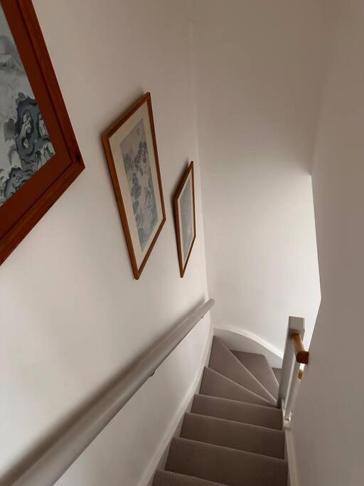 Cosy 19th Century Two Bedroomed With Continental Breakfast Holiday home *