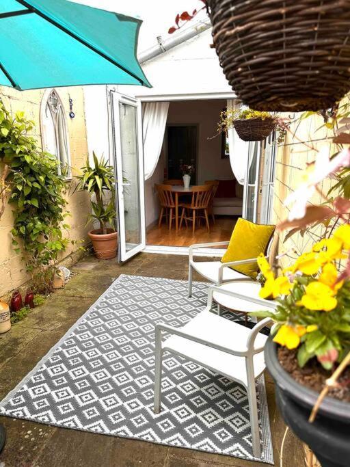 Cosy 19th Century Two Bedroomed With Continental Breakfast Holiday home Bath