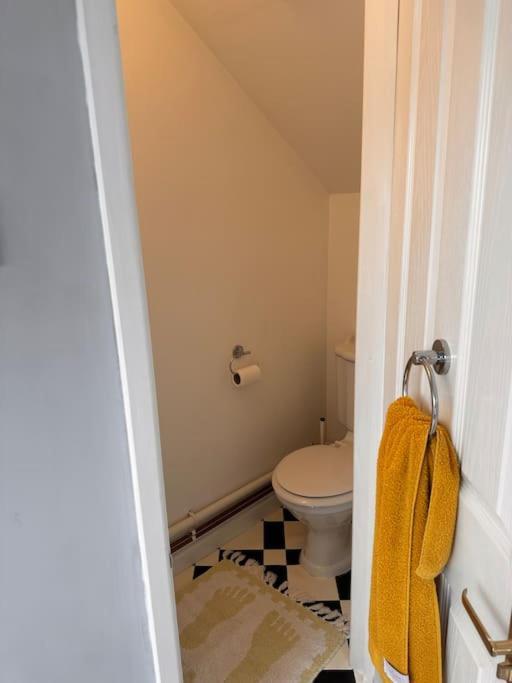 Cosy 19th Century Two Bedroomed With Continental Breakfast Holiday home *