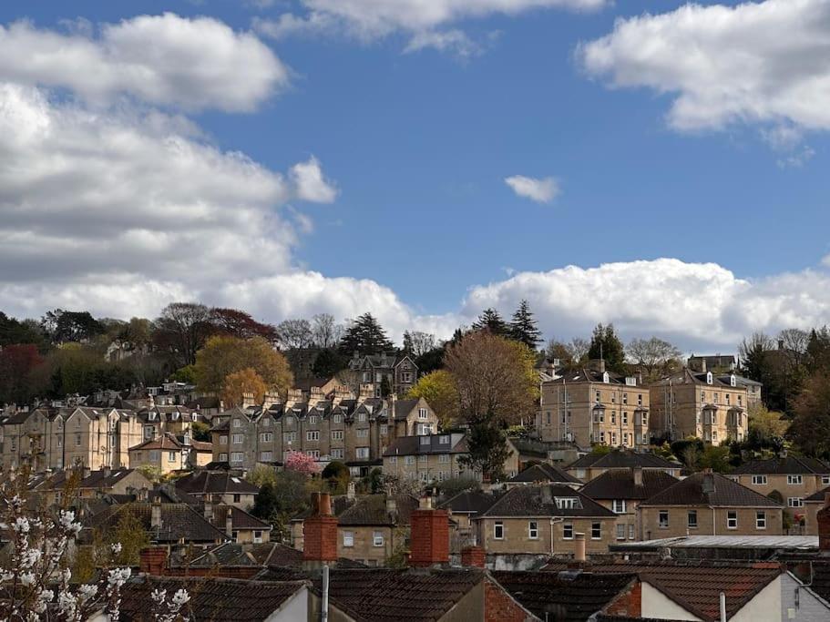 Cosy 19th Century Two Bedroomed With Continental Breakfast * Bath