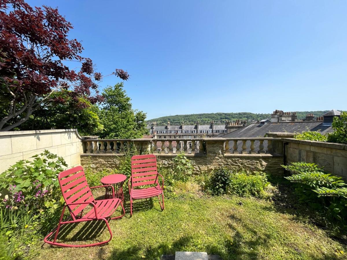 Stylish With Parking - Garden And Workspace