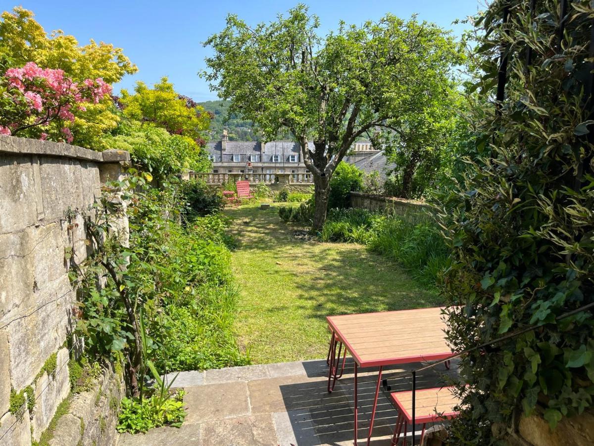 Stylish With Parking - Garden And Workspace Bath