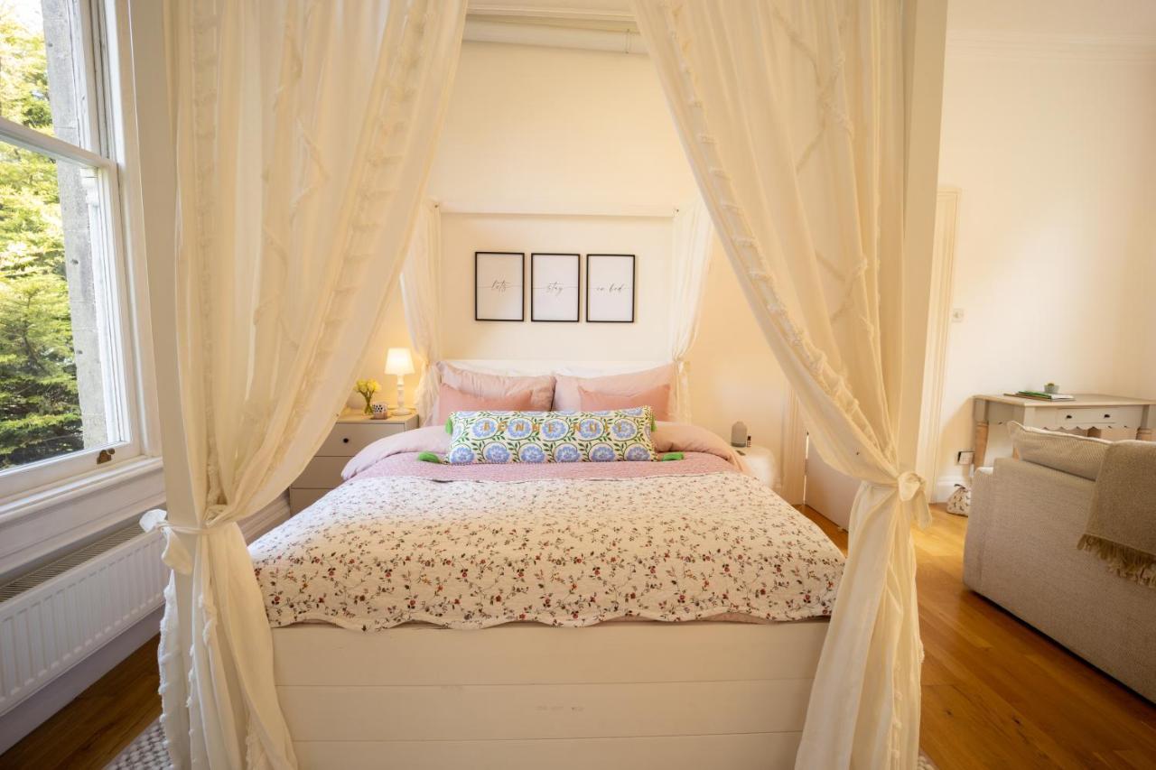 Studio In Central Apartment