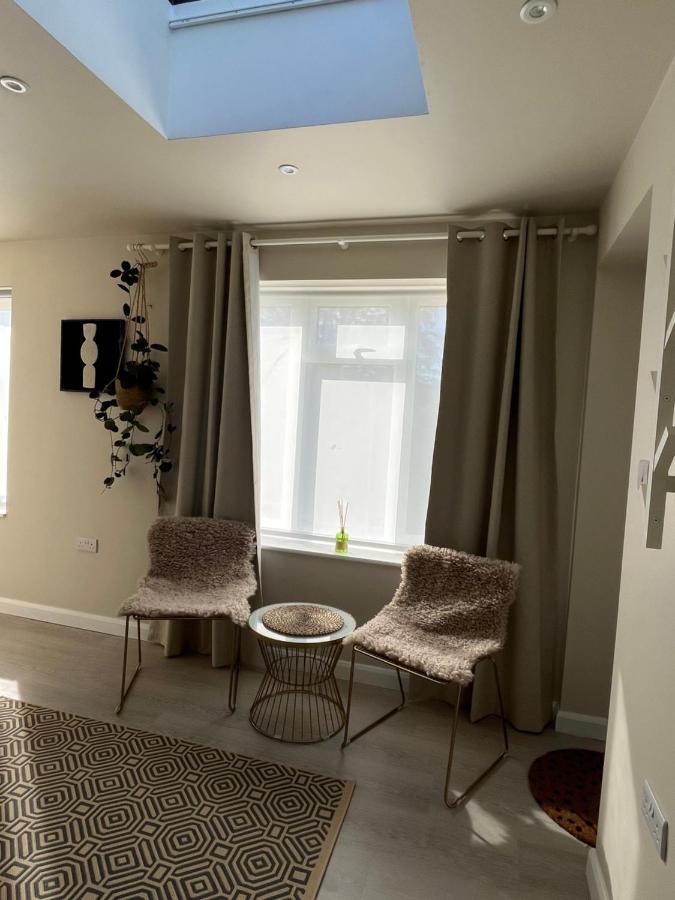 Cosy 1 Bedroom 10min Drive To Centre,free Parking Apartment