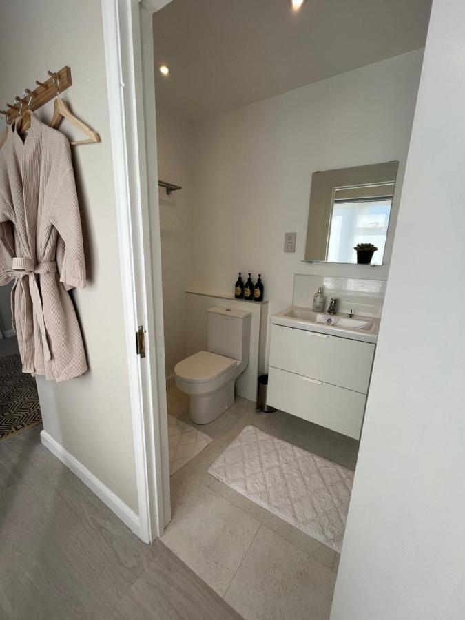 Apartment Cosy 1 Bedroom 10min Drive To Centre,free Parking