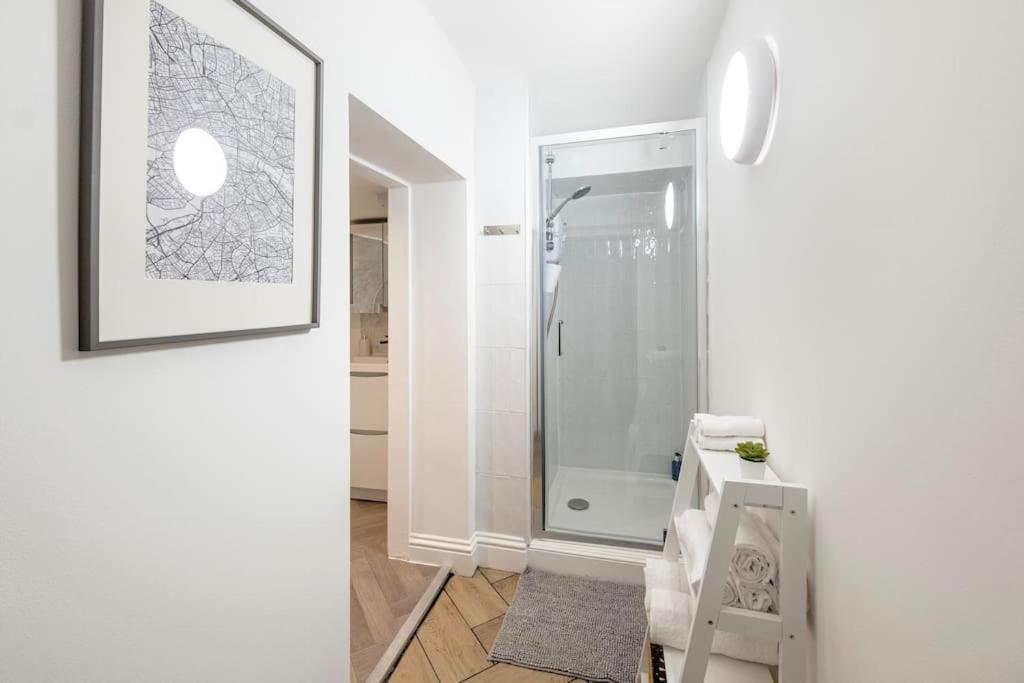 Apartment Spacious - 5 Minutes Walk To Abbey Bath