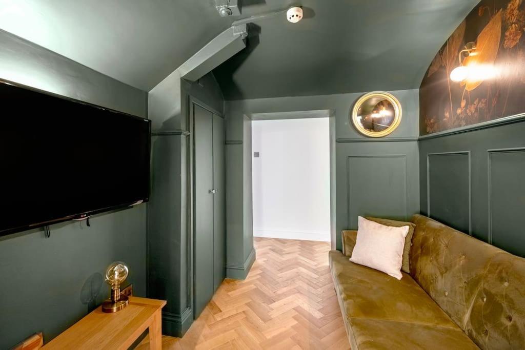 Apartment Spacious - 5 Minutes Walk To Abbey *