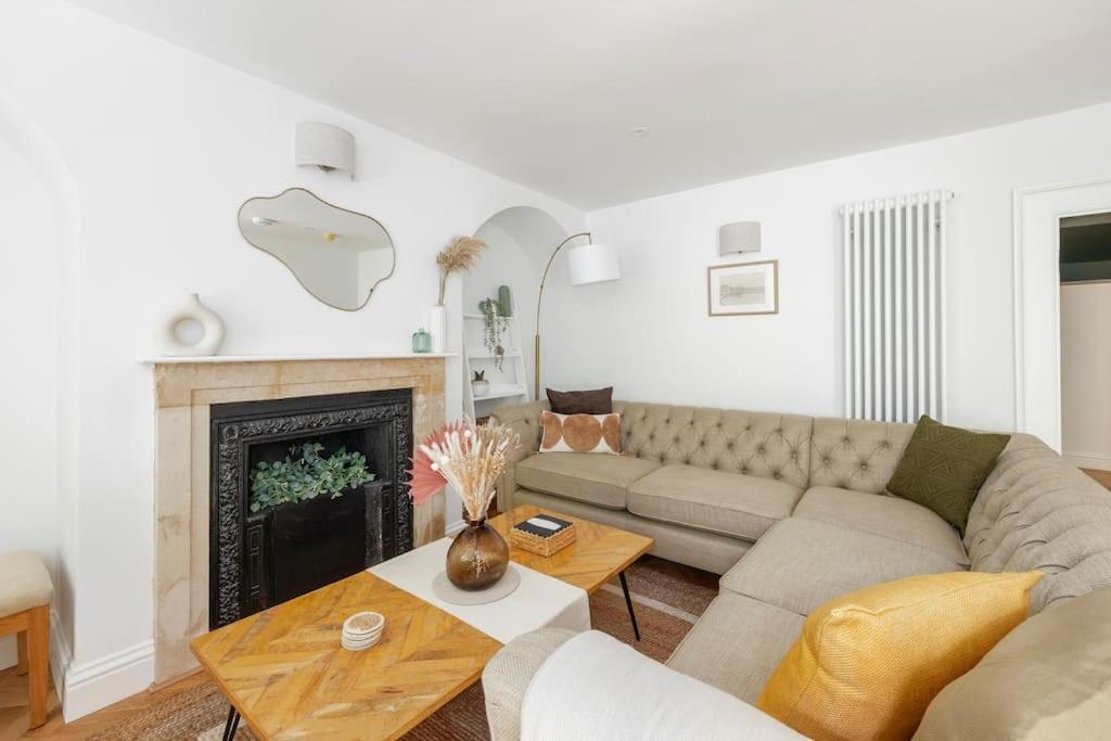 Spacious - 5 Minutes Walk To Abbey Apartment Bath
