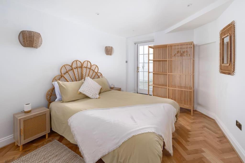 Spacious - 5 Minutes Walk To Abbey Bath