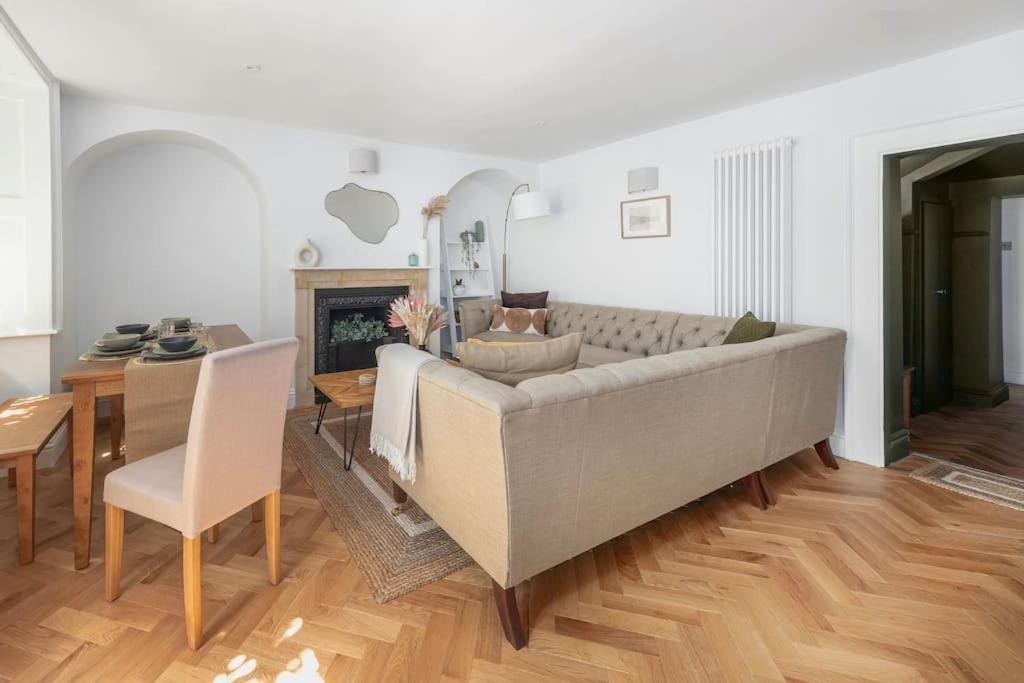 Spacious - 5 Minutes Walk To Abbey * Bath
