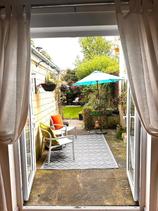 Cosy 19th Century Two Bedroomed With Continental Breakfast * Bath