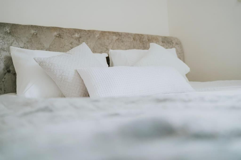Linen Cottage- Parking, Leds, 4k Tvs, 5g Wifi And More! Holiday home *